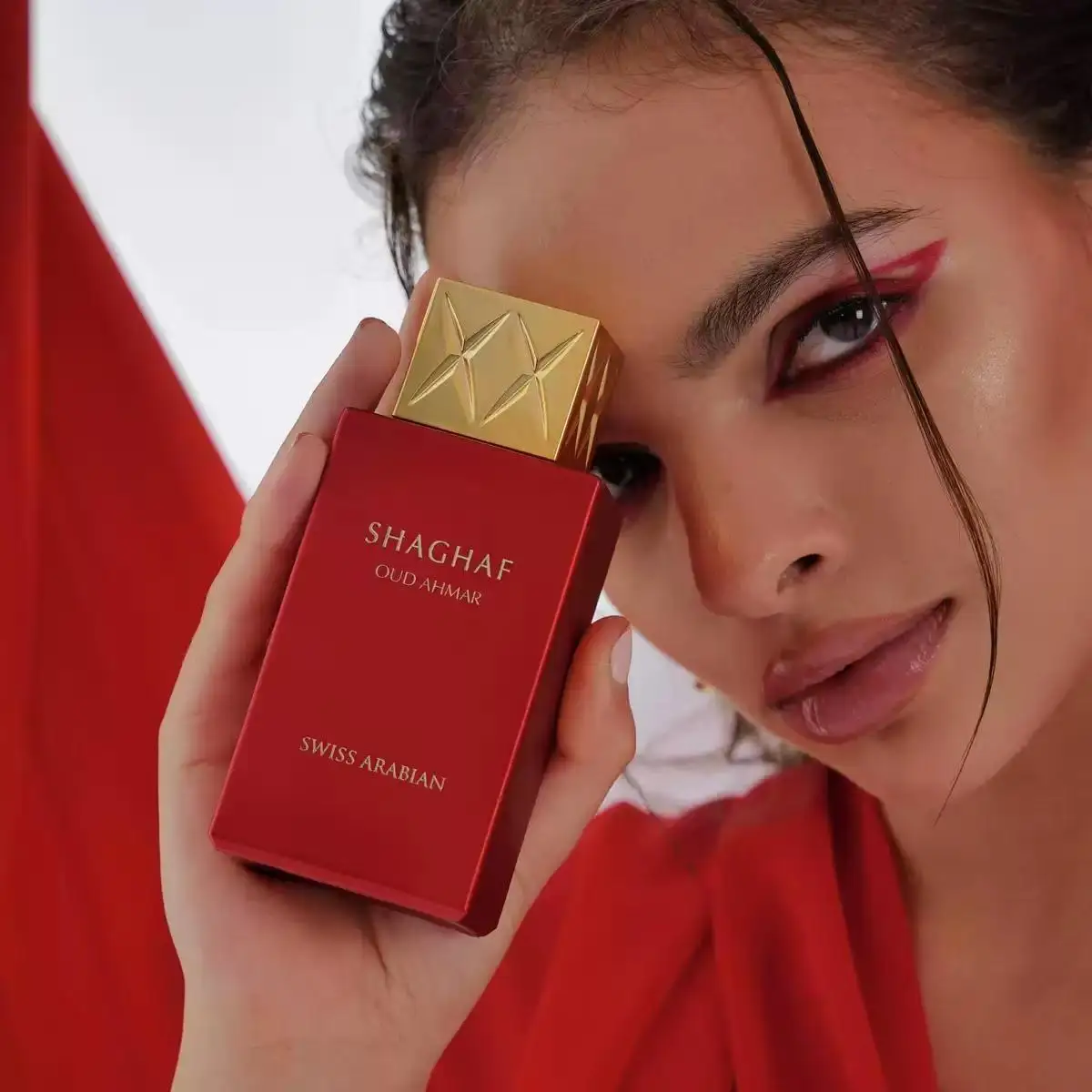 العربية السويسرية SHAGHAF OUD AHMAR هي عطر فريد من نوعه وجو فاخر متخصص. #3