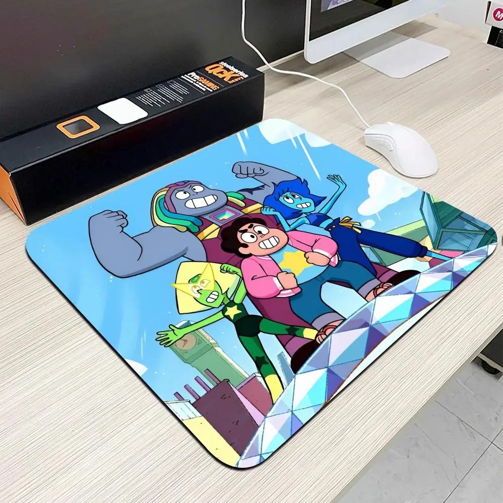 

steven universe Mouse Pad Small Office Table Mats Computer Accessories Washable Non-slip Rubber with Precision Lock Edge