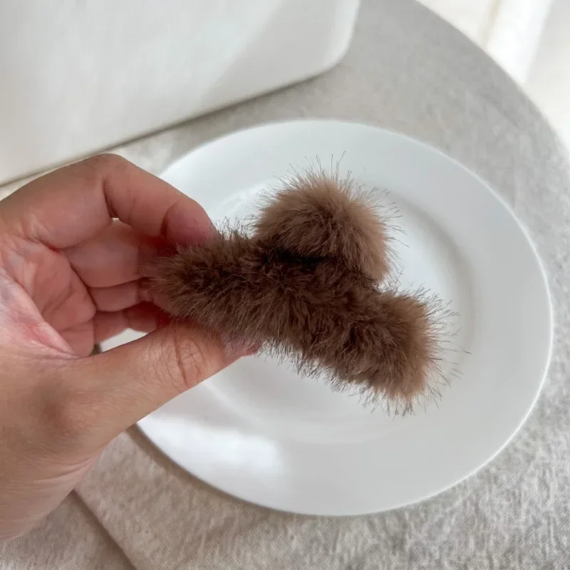 Fluffy super soft imitation mink fur small claw clip high ponytail plush shark mini clip ball head cute curly hair clip