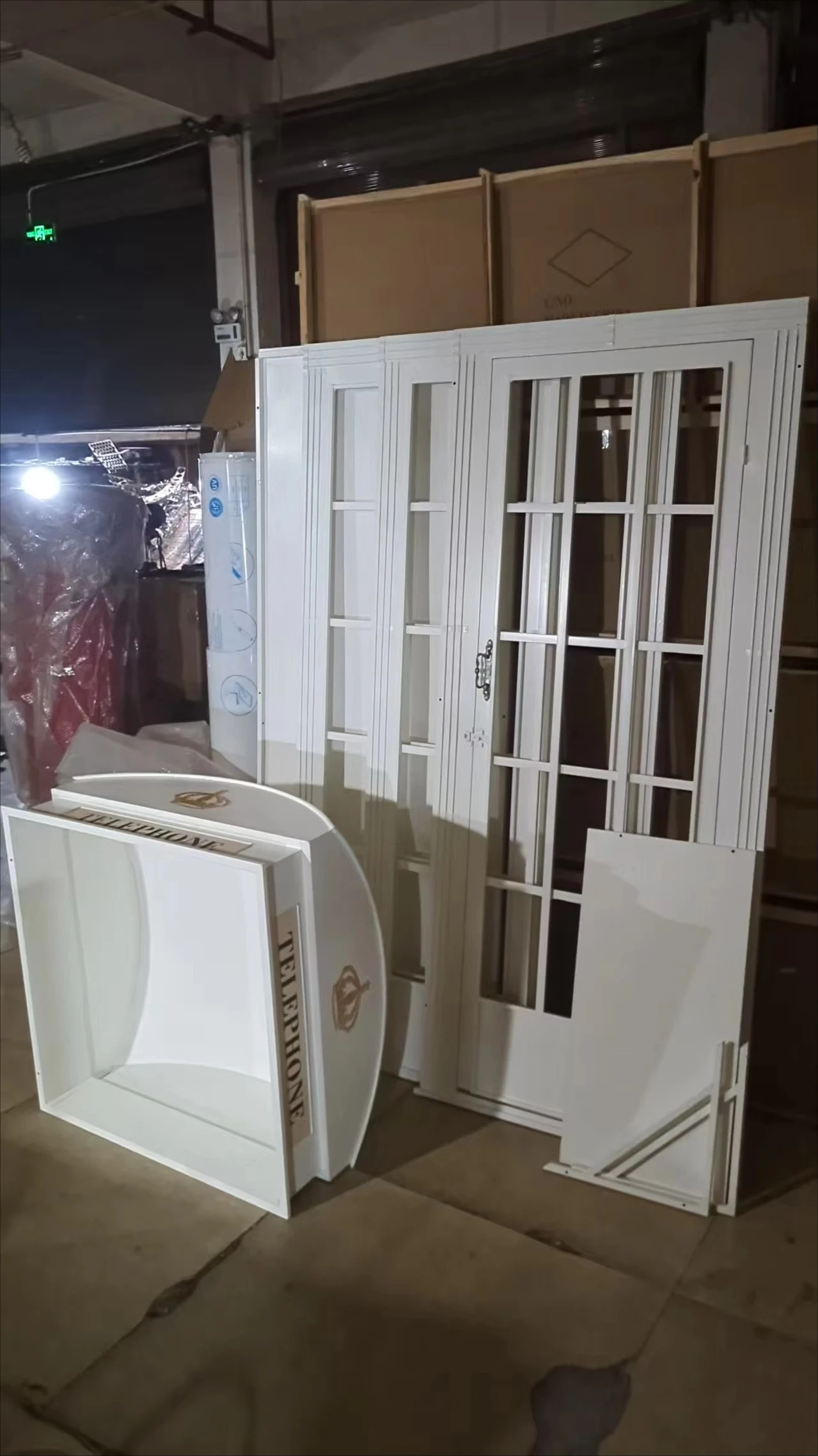 Antique Outdoor London British White Red Metal Phone Booth Phone Booth Wedding Theme Party Decorations