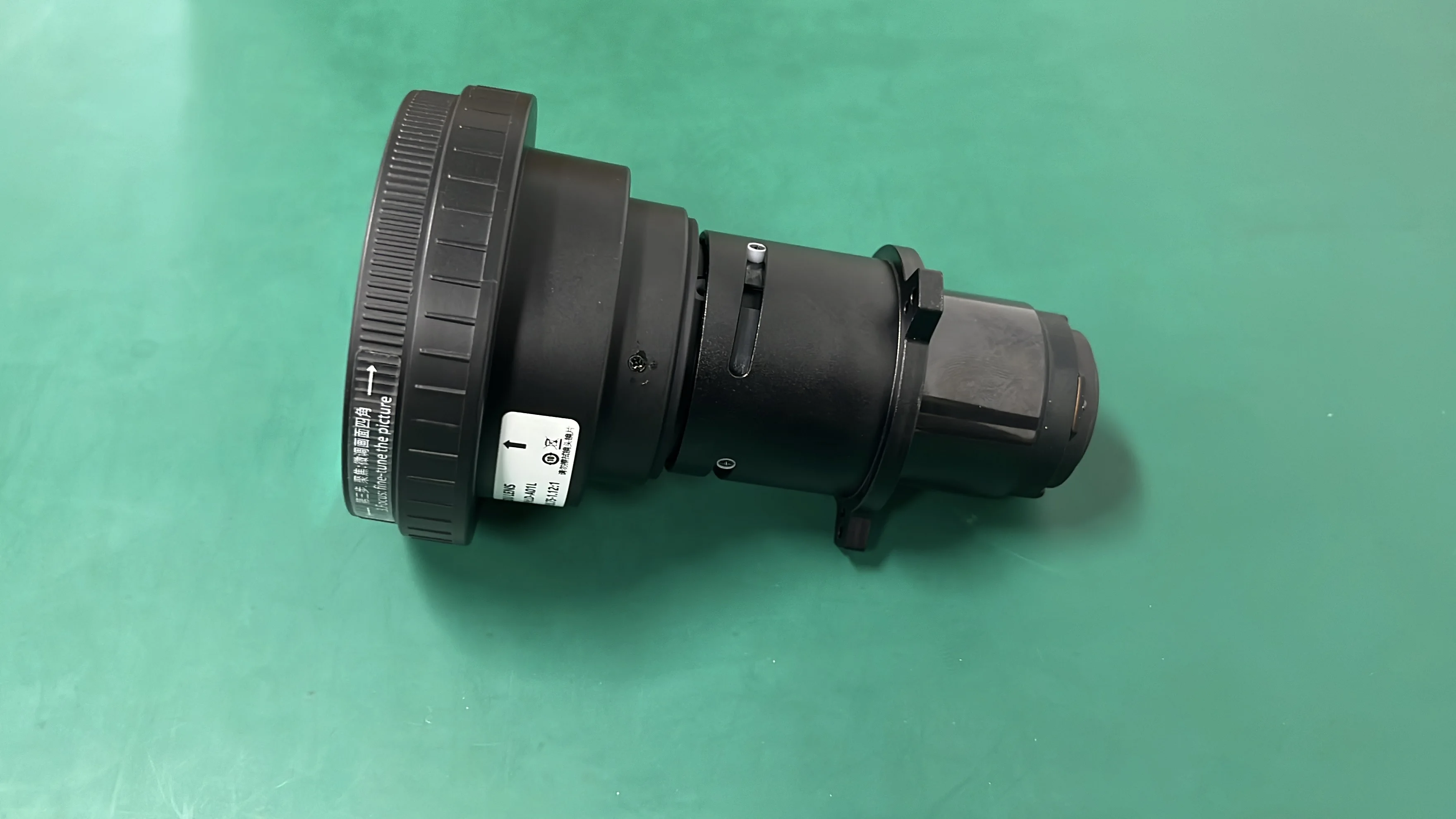 0.75-1.2 Short Throw Projector Lens Manual Focus  Suitable Large Outdoor Mapping for DLP Projector