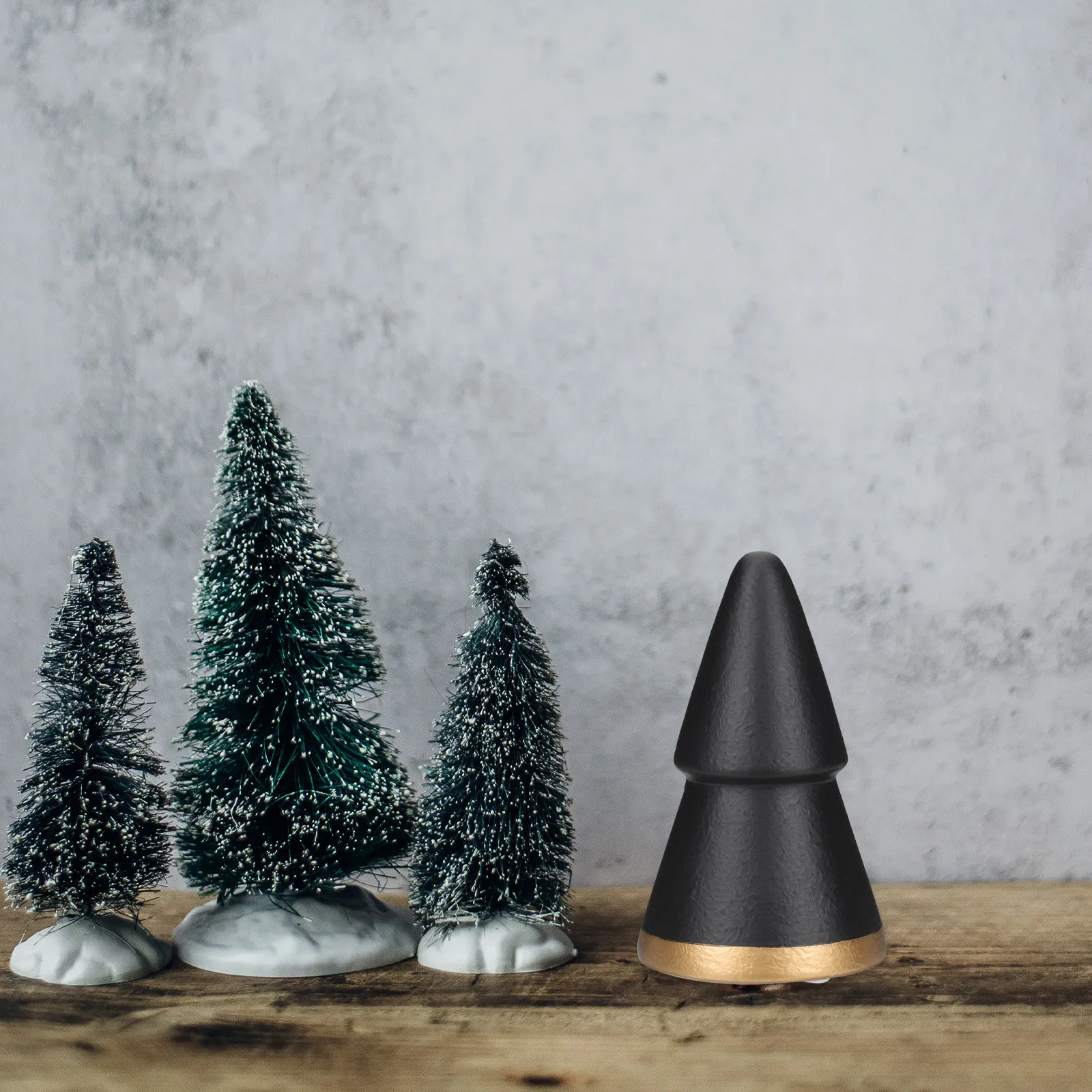 Exquisite Ceramic Christmas Tree Adornment Golden Base Modern Light Luxury Xmas Decor for Desktop Family Room Dining Space