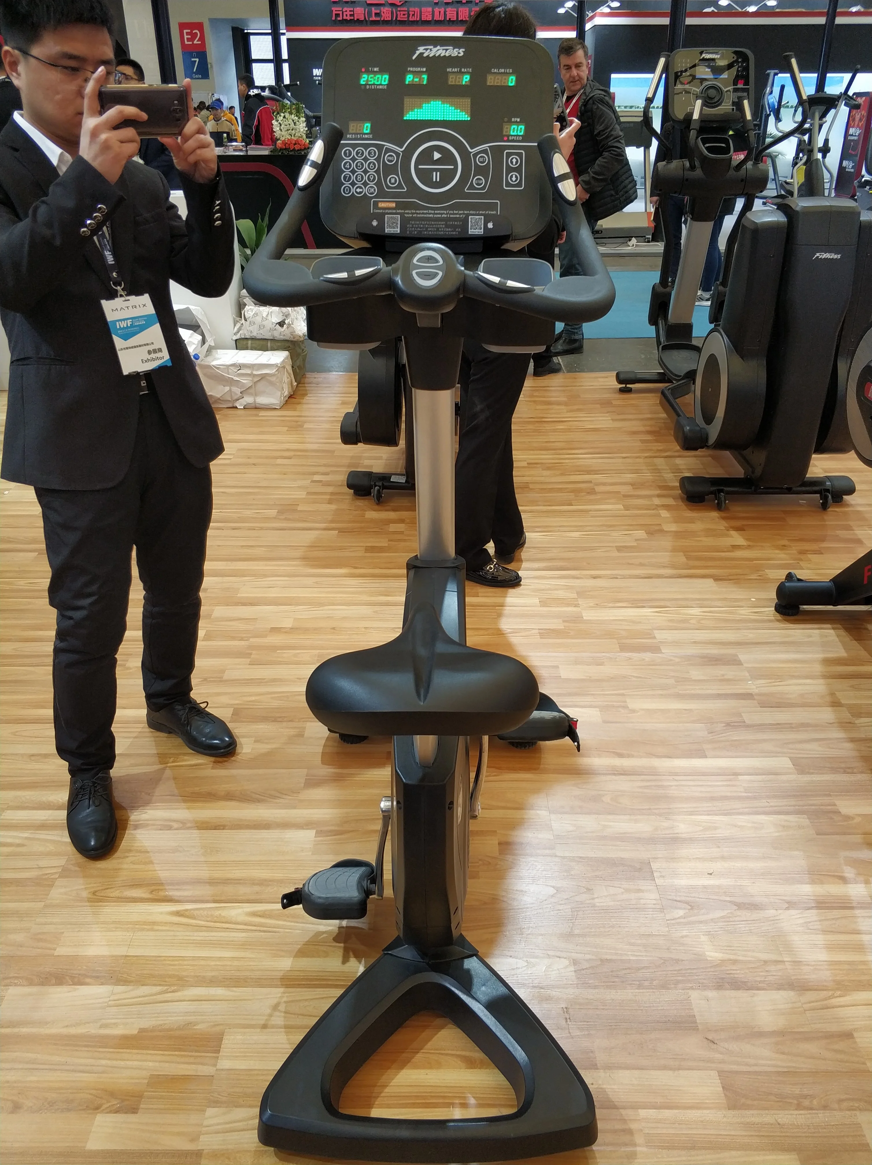 Bici ellittica EB8600 per bici verticale per attrezzature da palestra per uso commerciale