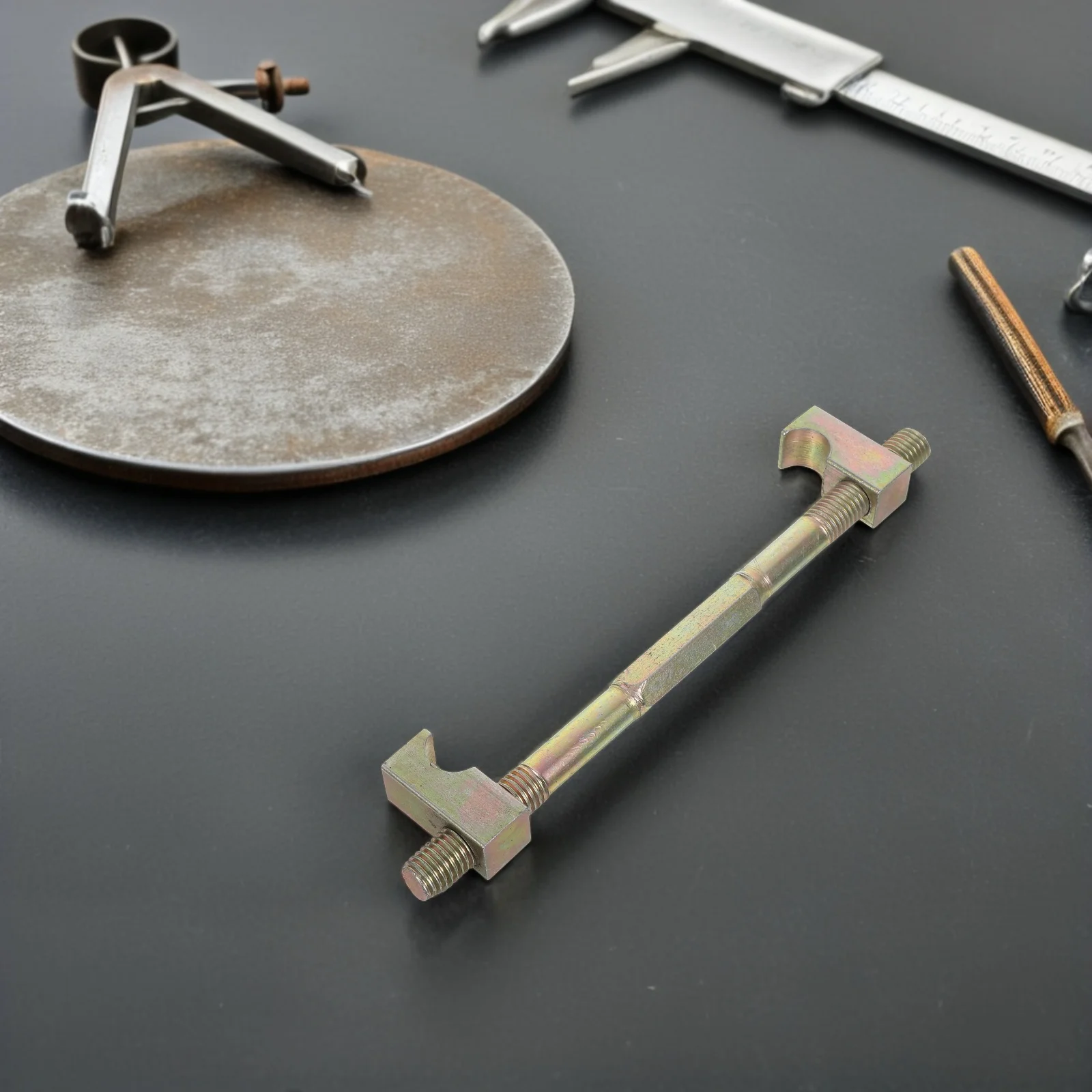 

2pcs Automotive Spring Compressor Tool Manual Operation Durable Metal Clamp For Car Suspension Shock Absorber Replacement