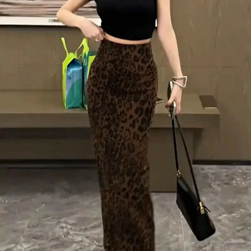 Sexy Elegant Leopard Print Skirt Women in Autumn Winter Hip Slit Mid-length Retro Style Fashionable Stretch Skirt