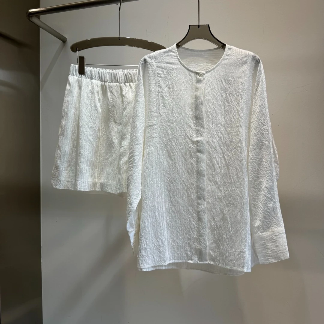 

Весенний комплект из французского жаккардового топ и шорт