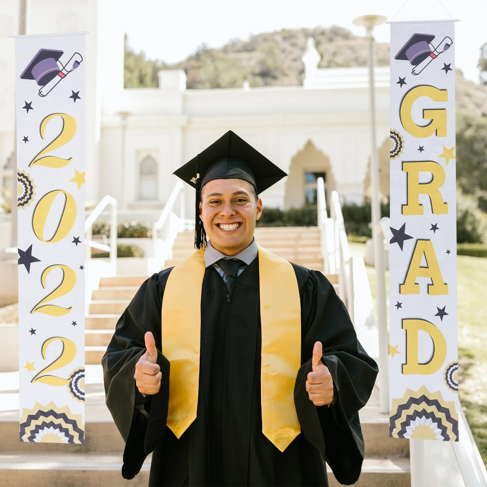 

1Pair Graduation Season Door Couplets Banner Lightweight Door Curtain Party Decoration for Graduation Photo Backdrop
