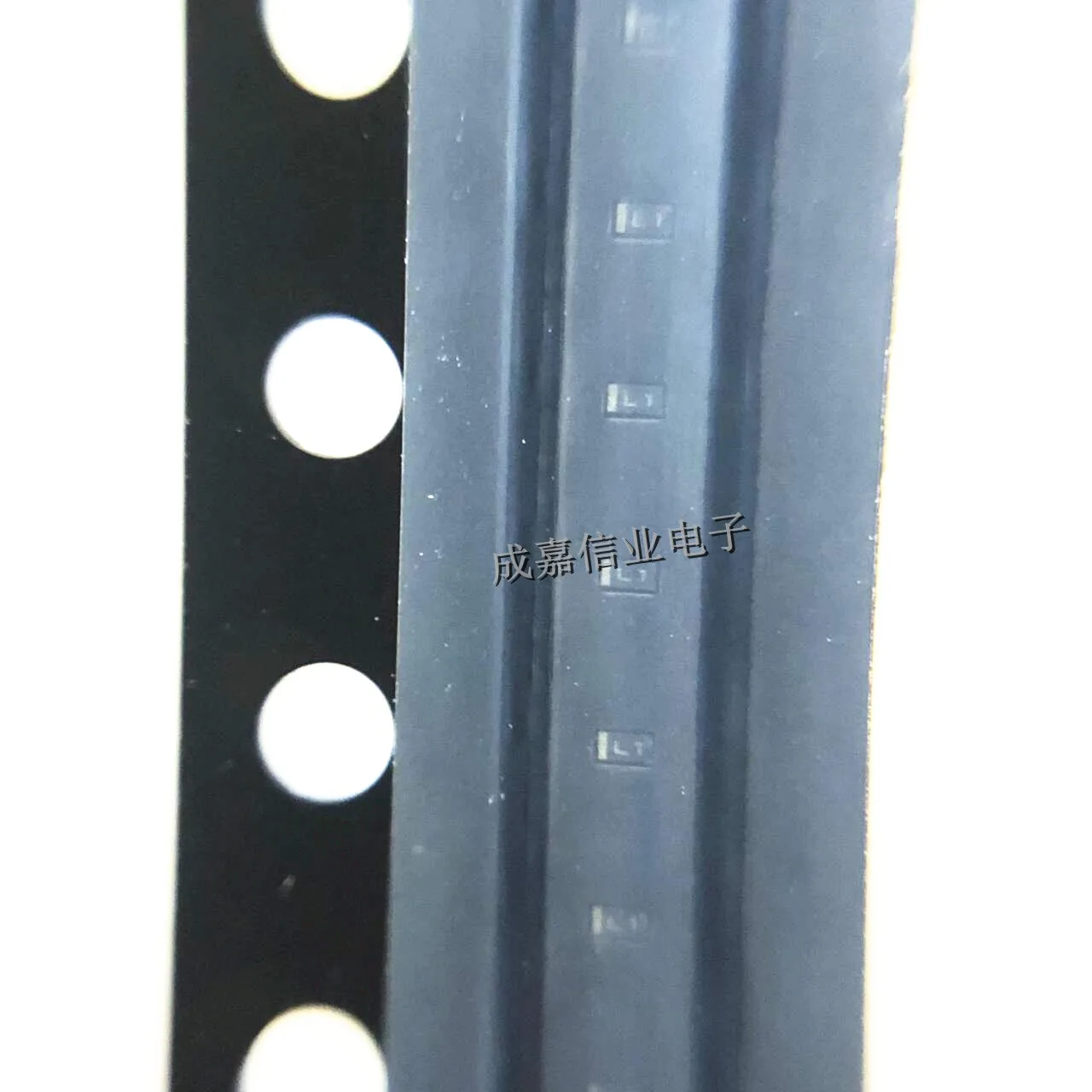 100pcs/Lot ESDALC6V1-1U2 0201 MARKING;L1 ESD Protection Diodes / TVS Diodes 3V 2A 12pF Operating Temperature:- 40 C-+ 125 C