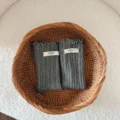 gris oscuro