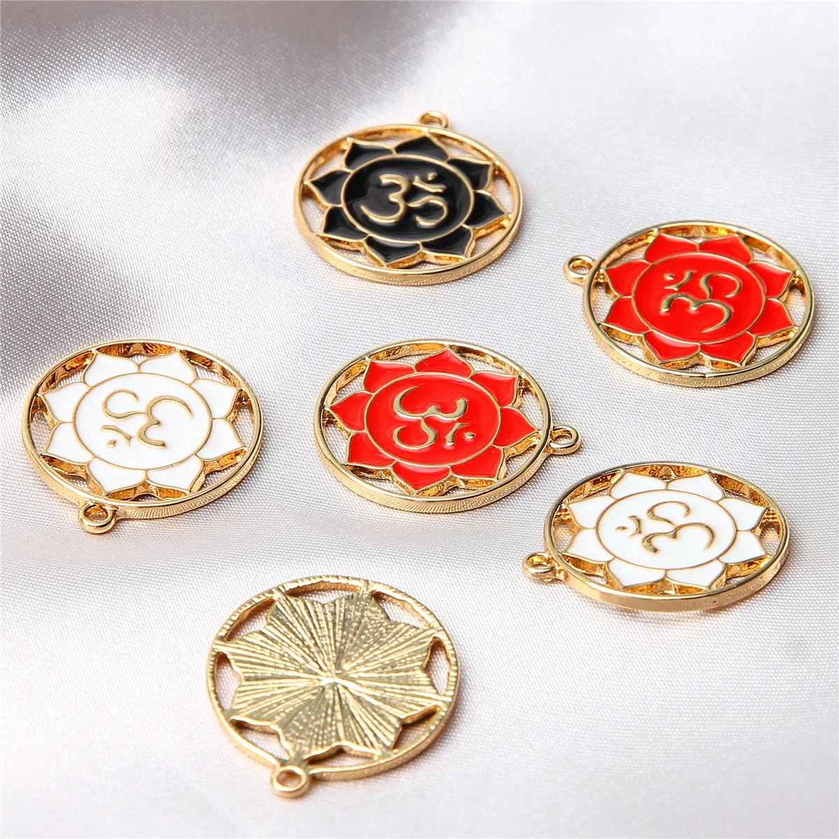 50pcs 26*23mm Sunflower Hollow Round Enamel Pendant DIY Zinc Alloy Necklace and Earrings Suitable for Jewelry Making