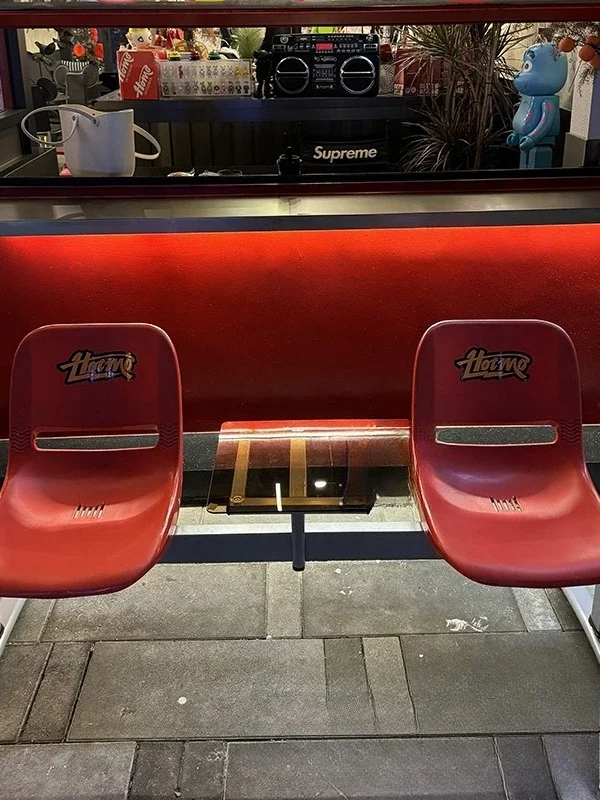 Internet celebrity coffee table row chair airport shop coffee rest seat medieval simple and fashionable chair