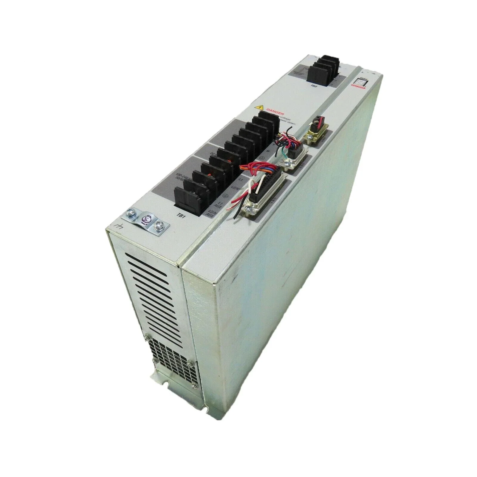 

2098DSD030SE Сервопривод Ser B Поставщик контроллера Plc серии 2098 2098-DSD-030-SE