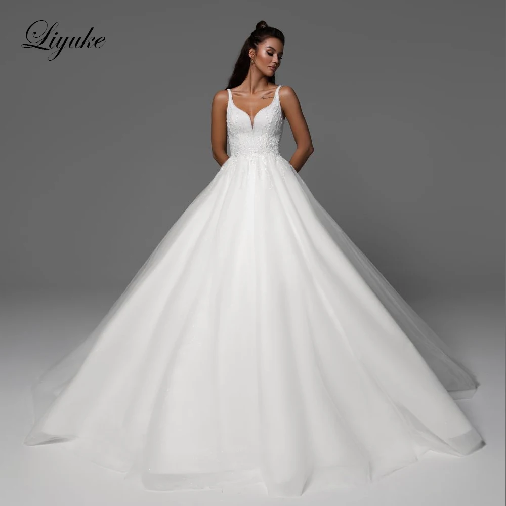 Liyuke Slimple Silky Tulle V-Neck Appliques Lace A-Line Wedding Dresses Spaghetti Straps Sleevless Bridal Gowns