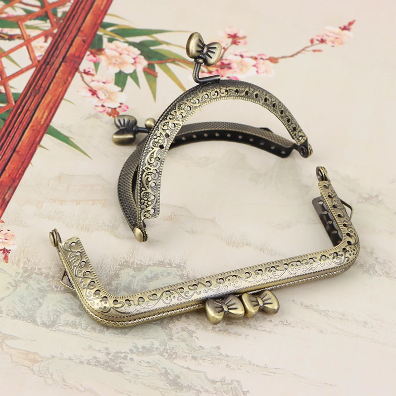 1Pc Bow-Knot Head Metal Purse Frame Antique Bronze Round Square Kiss Clasp Handle DIY Clutch Bag Hardware Accessories