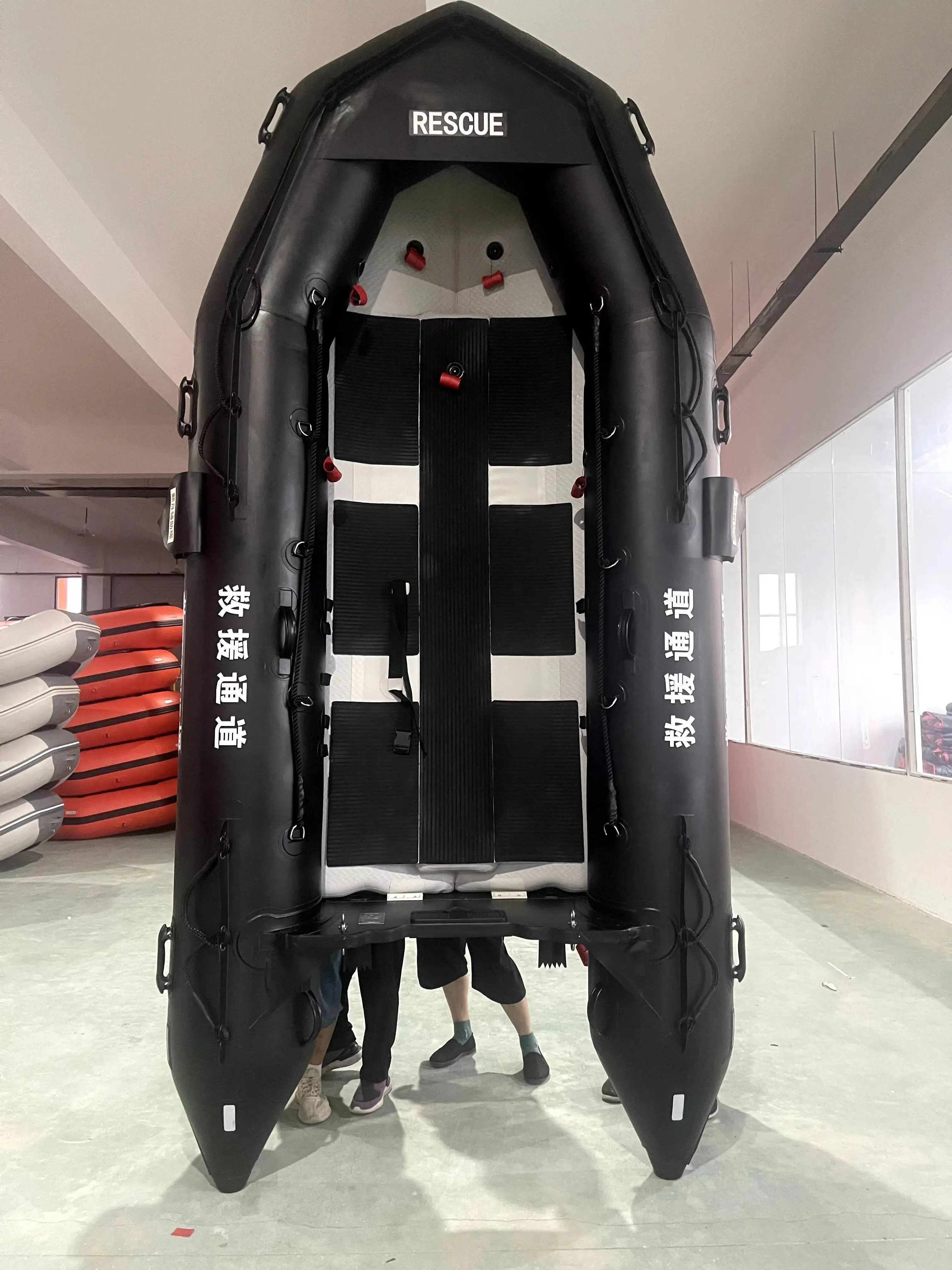 Nuovo design in fabbrica vende direttamente la barca gonfiabile da lavoro di salvataggio per la prevenzione delle inondazioni da 4,2 m con motore