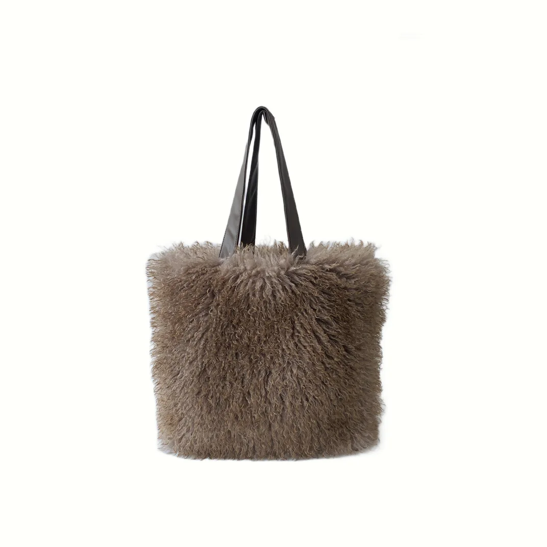 Women\'s 2023 Fashion Long Fur Wool Bag Beach Faux Wool Fur Shoulder Bag Ladies Faux Furs Handbag Luxury Mongolian Sheep Fur Bags