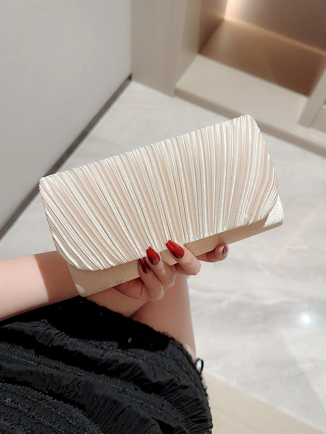 

Women's Elegant Satin Evening Bag Pleated Clutch Wedding Purse Formal Tote Party Prom Clutch with Rhinestones for Wedding, Bride