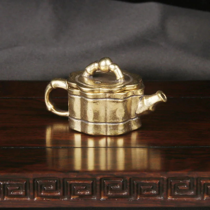 Brass Retro Vintage Chinese Style Tea Pot Desktop Home Decor Craftsman Portable Handle Tea Pet Bronze Ware Home decoration