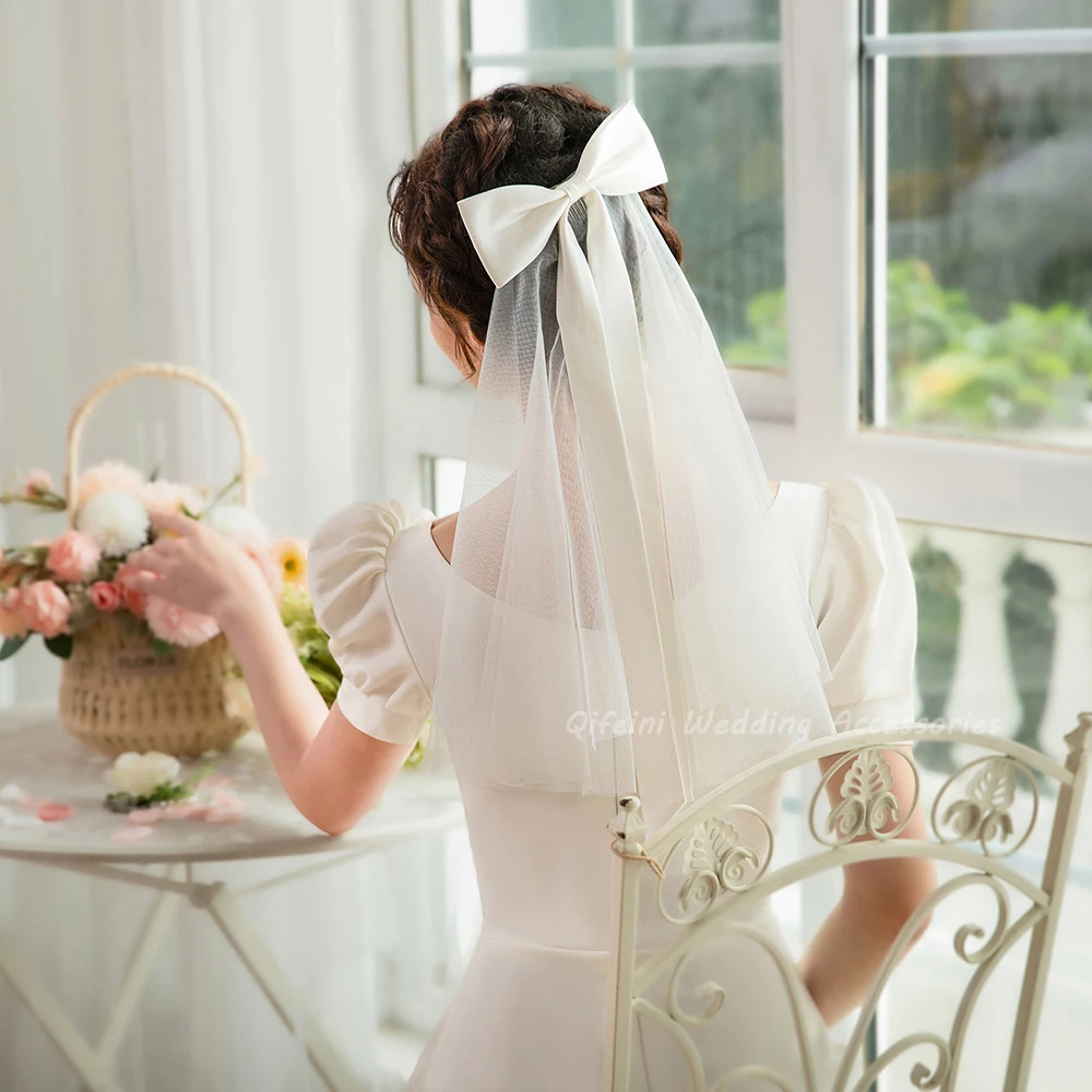 Elegant Satin Bowknot Short Bridal Veils Soft Tulle Shoulder Length Wedding Veil with Comb