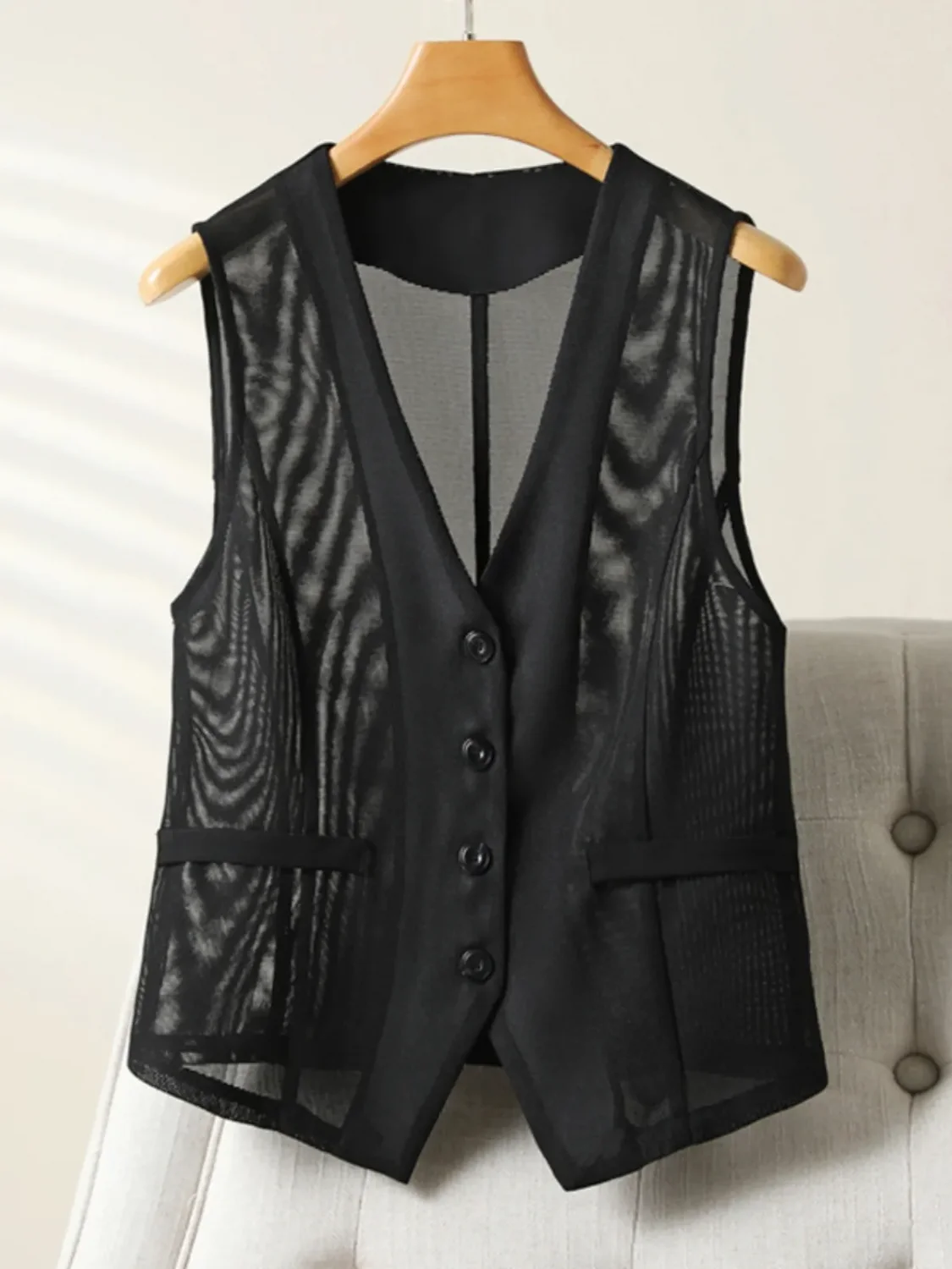 2024 Vest Women Waistcoat Fashion Buttons Cropped Tops Vintage V Neck Sleeveless Coats Outerwear Black Chic Jacket YC147