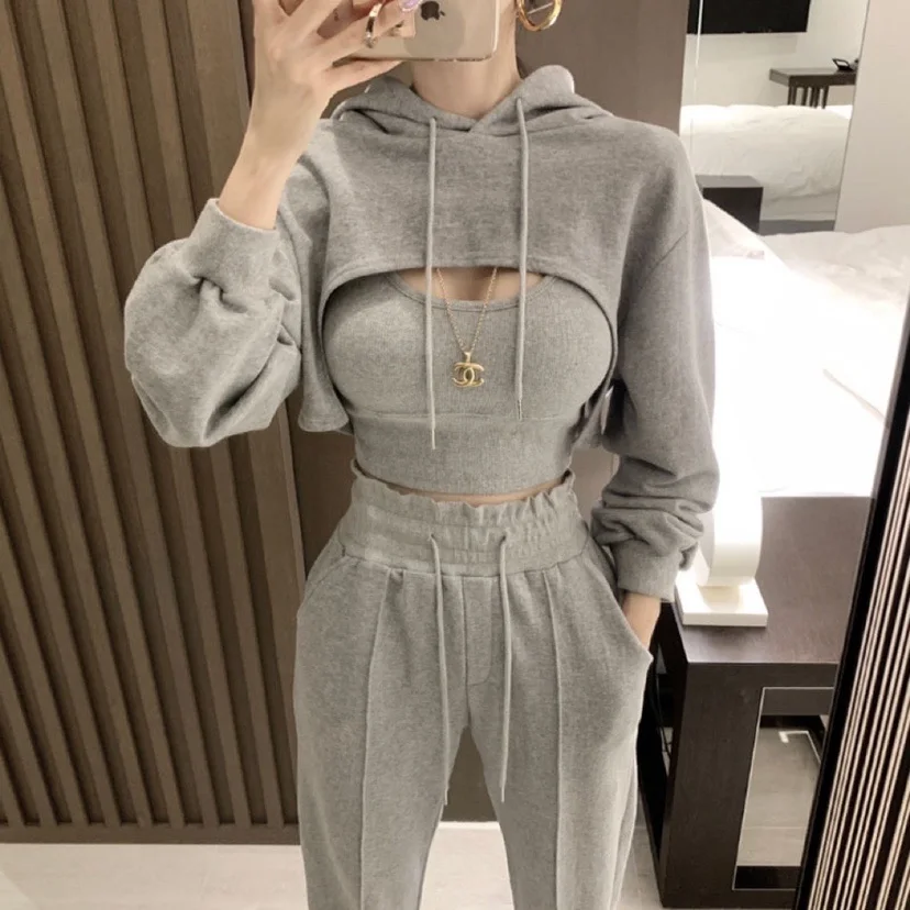 

Sexy Ultra-Short Hoodie Women's Waist-Cinching Casual Pants Three-Piece Set Dongda Gate Spring Fashion Ensemble for Women