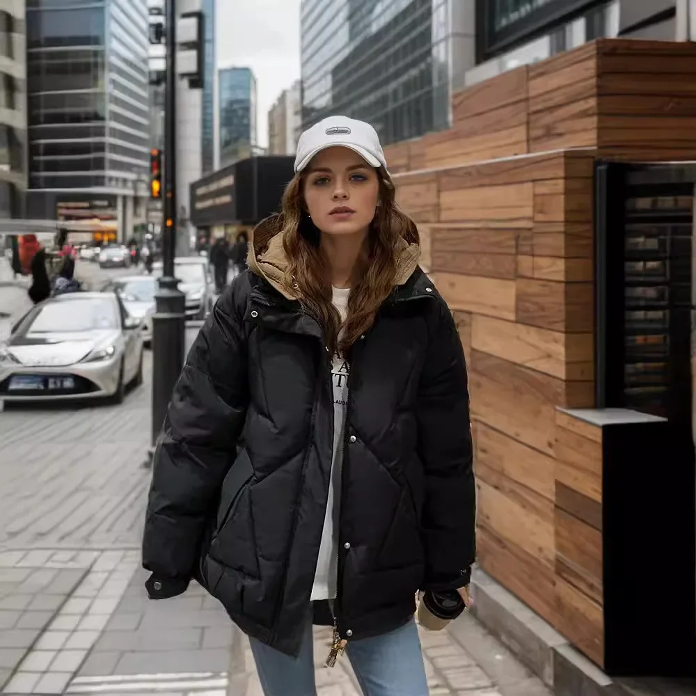 2025 Giacca da donna invernale nuova Giacca da donna in cotone corto con cerniera a contrasto con cappuccio da donna Addensare Parka caldo Abbigliamento da donna