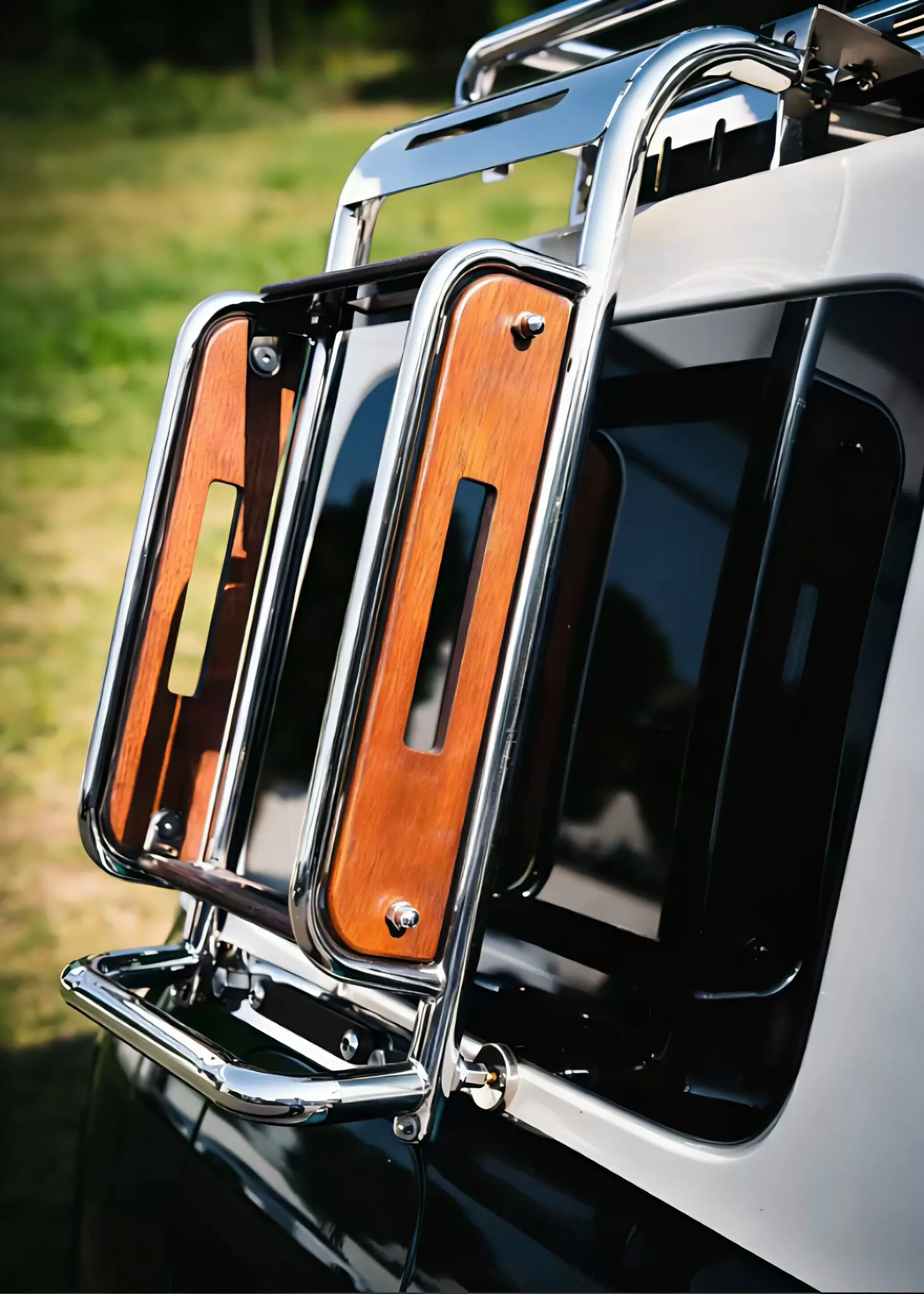 0 Retro body appearance modified stainless steel bar luggage rack side ladder middle net mobile pull-out cabinet