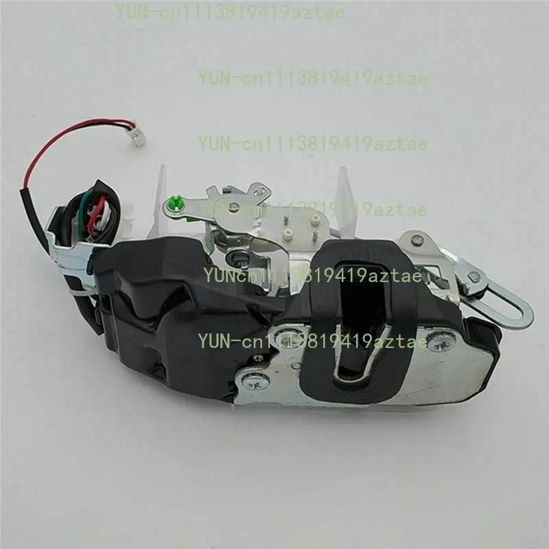 For Toyota Land Cruiser J90 2000-2002 Rear Door Lock Assembly Trunk Lock Center Latch Part Numbers 6911060130 69110-60130