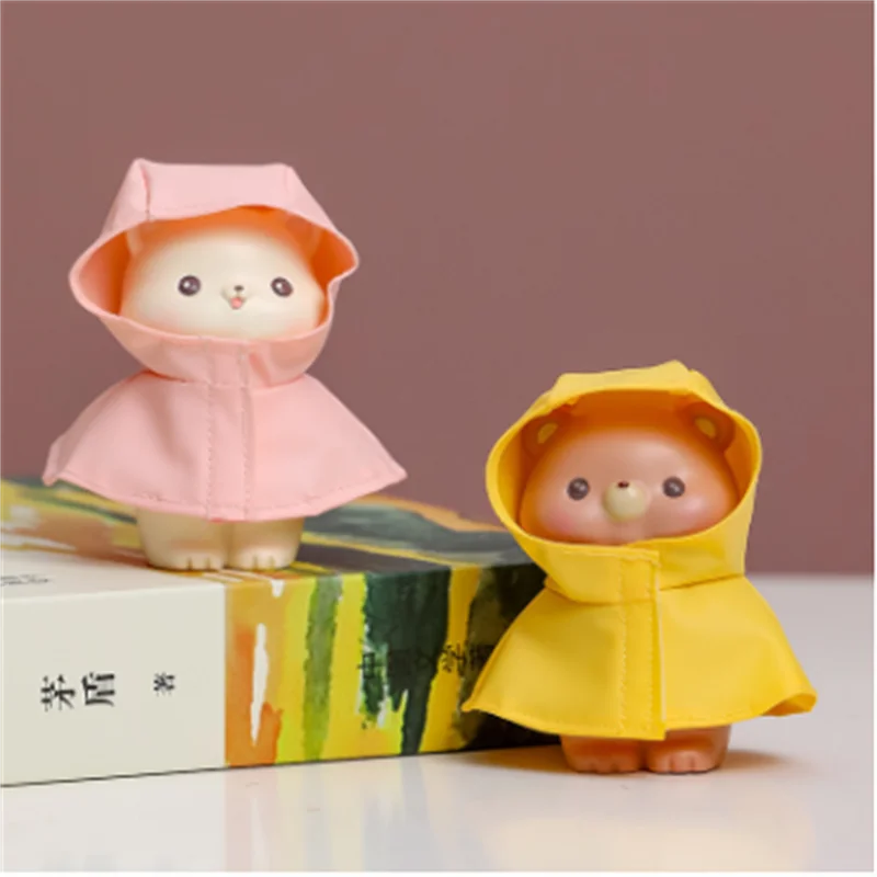 Cute and Cute Pet Dida Raincoat, Piggy Office Desktop Decoration, Resin Crafts Decoration, New Cartoon Doll Girl