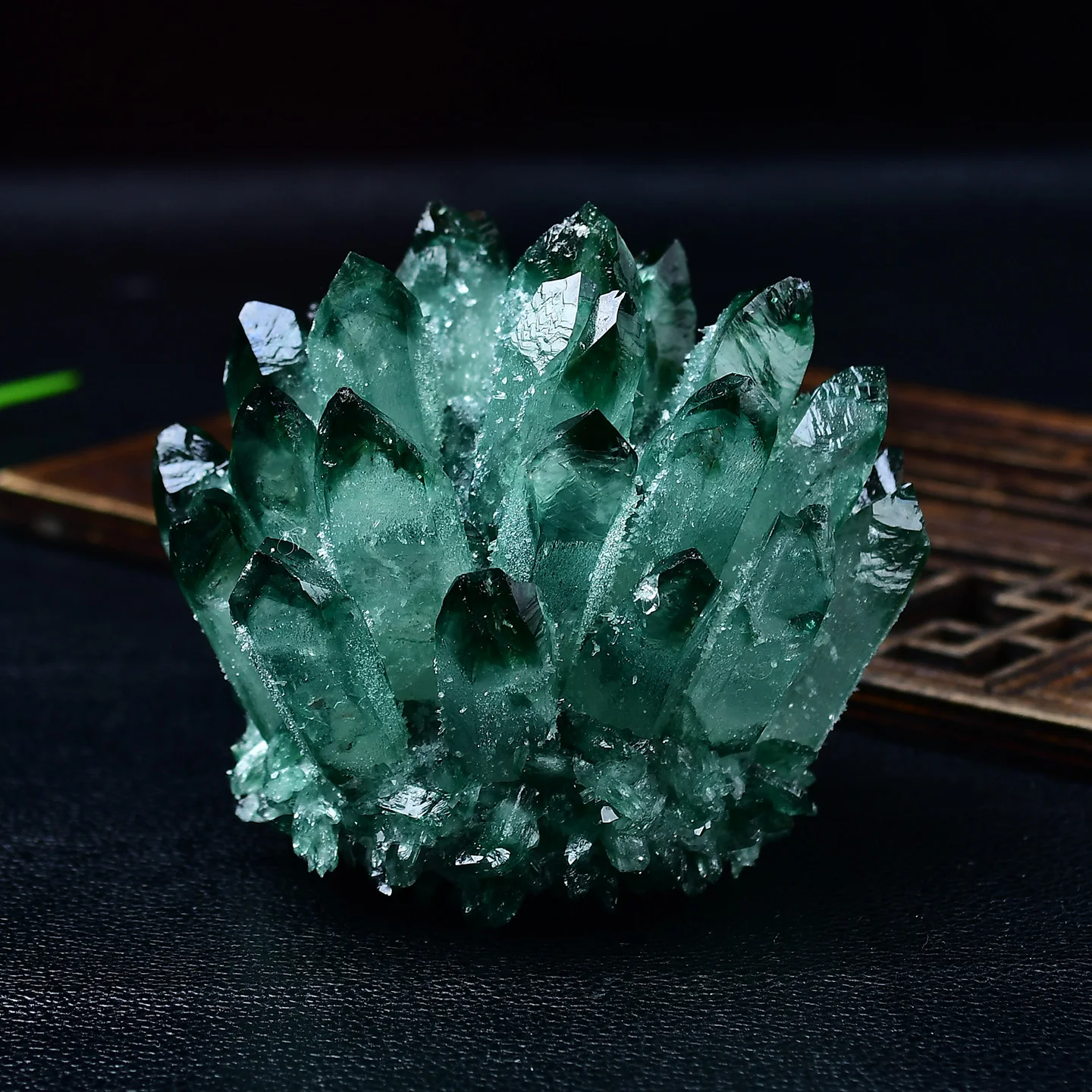 Pretty Green PHANTOM Crystal Cluster Rough Splicing Mineral Specimen