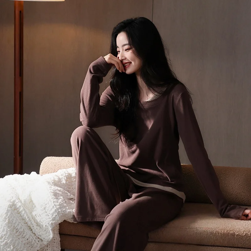 

Minimalist Thermal Base Layer Pyjamas Women Built-in Padded Bra Winter Brushed Fleece Loungewear Set