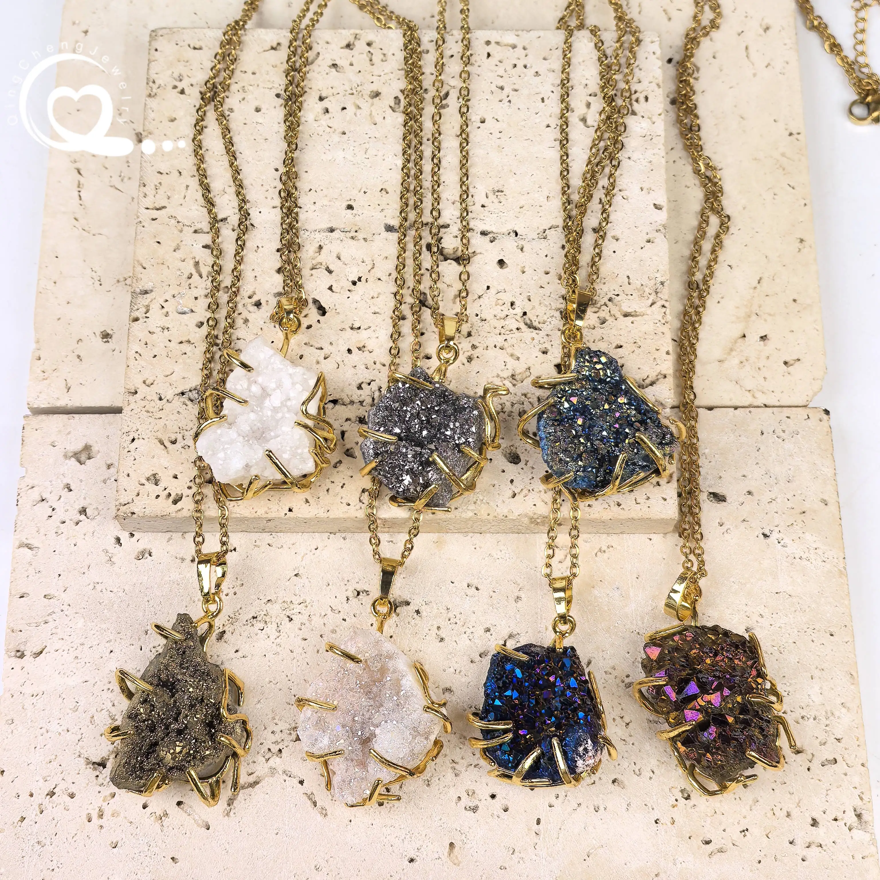 

Natural Quartz Geode Druzy Nugget Pendant Necklace Titanium Healing Crystal Irregular Drusy Charms Chains Bohemia Jewelry QC3413