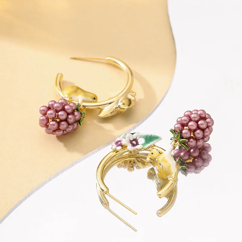Fashionable and exquisite cute chipmunk squirrel raspberry earrings high-end light luxury enamel drop glaze earrings