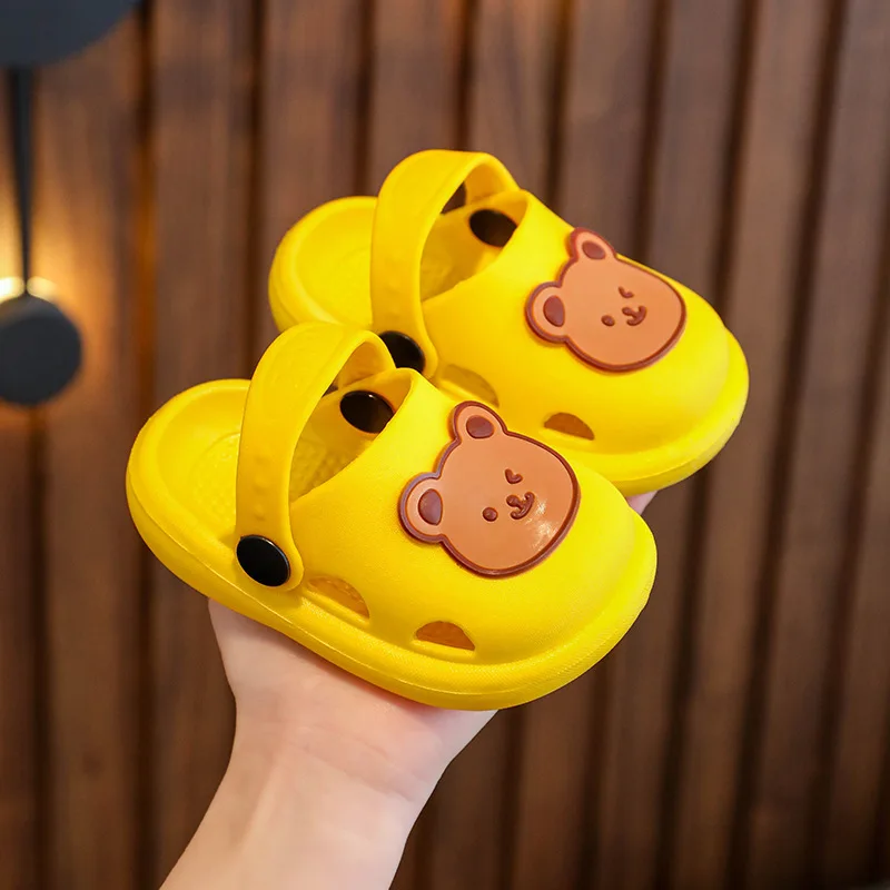 Children\'s slippers summer new cute bear shoes for baby girls boys soft soles non-slip slippers in the home bathroom