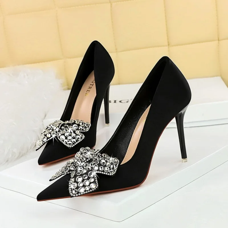

7-10cm Women's Pumps and Heels Luxury Velvet Temperament Women's Sandals Pointed Rhinestone Banquet Womens Shoes Sandalias Mujer