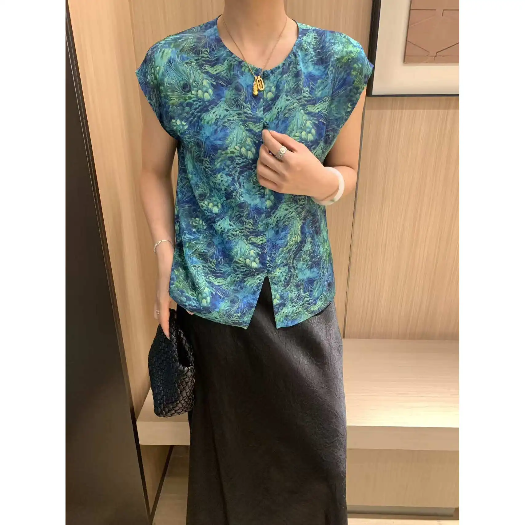 

New Chinese Style White Enhancing Sleeveless Vest September Blue Crane Feather High End Series Loose Fit Hanfu Top for Women