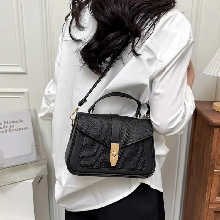 

Luxury Brand Classic Elegant Leather Diaper Bags For Women Designer Large Capacity Minimalist Shoulder Bag Stylish Casual
