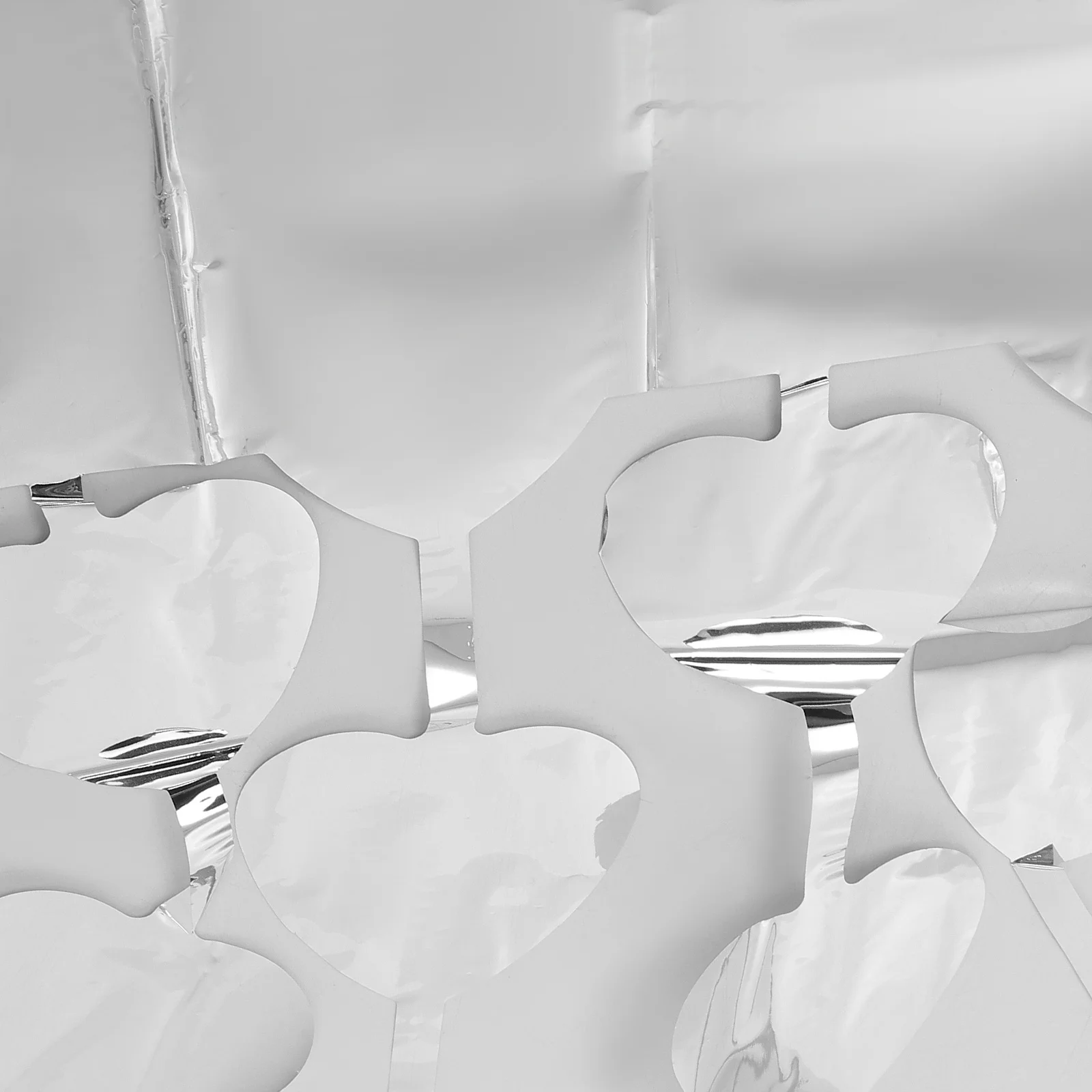 

2Pcs Heart Fringe Curtain Valentine Plastic Heart String Party Hanging Backdrop Wedding Proposal Decor Surprise Prop