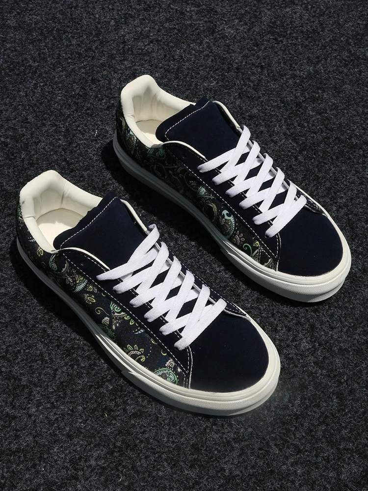 メンズファッショナブルなキャンバスシューズ手作りブルーフローラルプリントカジュアルスニーカー快適な履物スカイムブランド夏2025