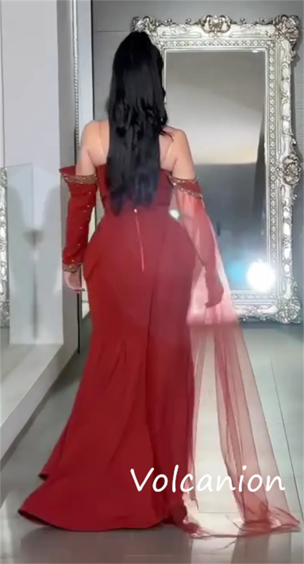 Abiti lunghi personalizzati in jersey semplice con paillettes e pieghe a tromba, cinghie trasparenti, occasioni su misura, stile moderno