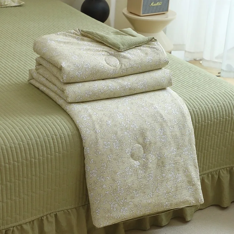 

2025 new kapok wrinkled double-layer yarn bed cover summer quilt 4-piece lace bed cover air conditioner quilt machine washable