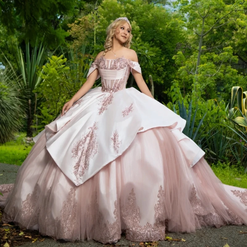 

Pink Ball Gown Quinceanera Dresses Off The Shoulder Applique Lace Beading Tull Party Birthday Sweet 16 Dress Vestidos 15 De Anos
