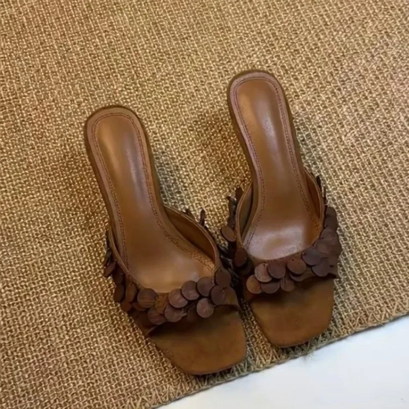 Französische quadratische Stiletto-Slipper für Damen 2026 – Neue Retro-Einband-High-Heel-Sandalen für draußen