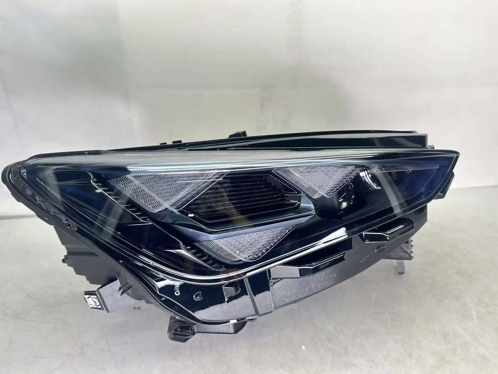 

For Volkswagen Cupra Tavascan Car Headlight Customizable Front Lights Factory Direct Sale High-Quality Auto Lighting for Vehicle