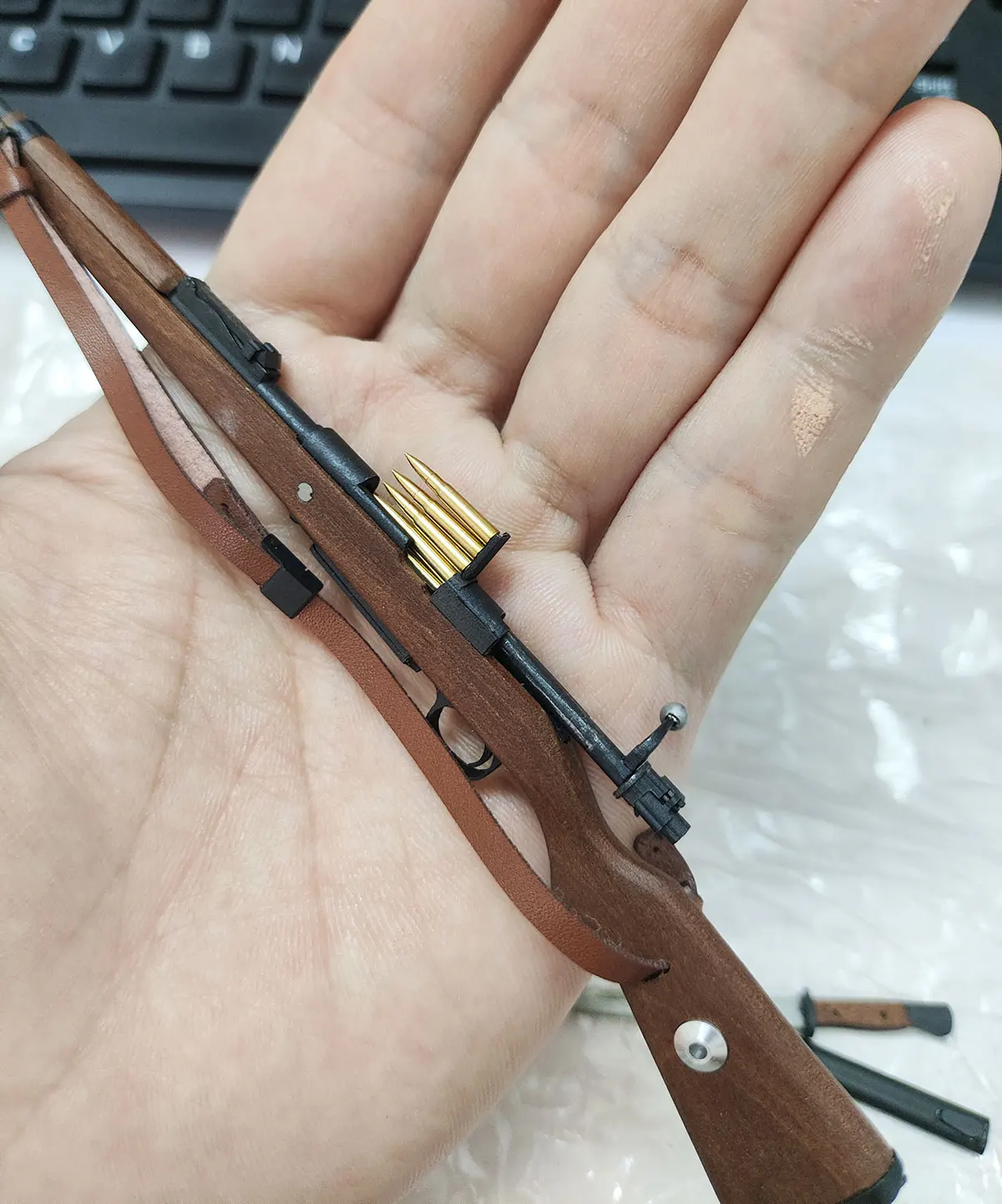 1:6 Serie della Seconda Guerra Mondiale Soldato Esercito Arma 98K Modello di Pistola Giocattolo Fatta a Mano in Legno per Modello Action Figure Boy Collection