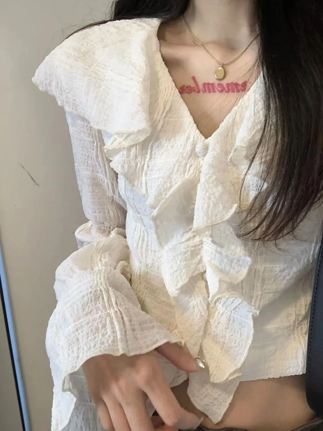 Camicia con volant di nicchia da donna bianca Hot Girl Pure Desire Body corto e sottile