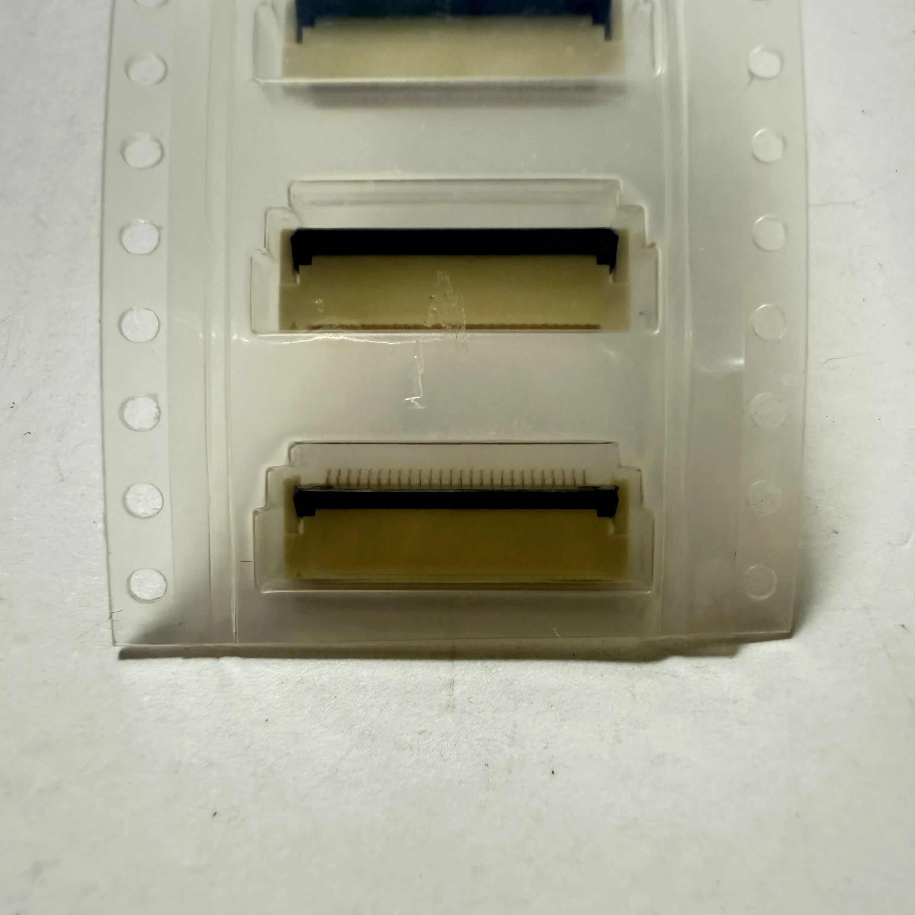 10PCS/LOT XF2M-2615-1A (FFC/FPC Connectors)