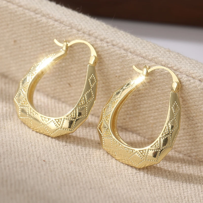 Vintage Gold Color Dangle Women's Earrings Metal Hand Carving Pattern Party Daily Wear
