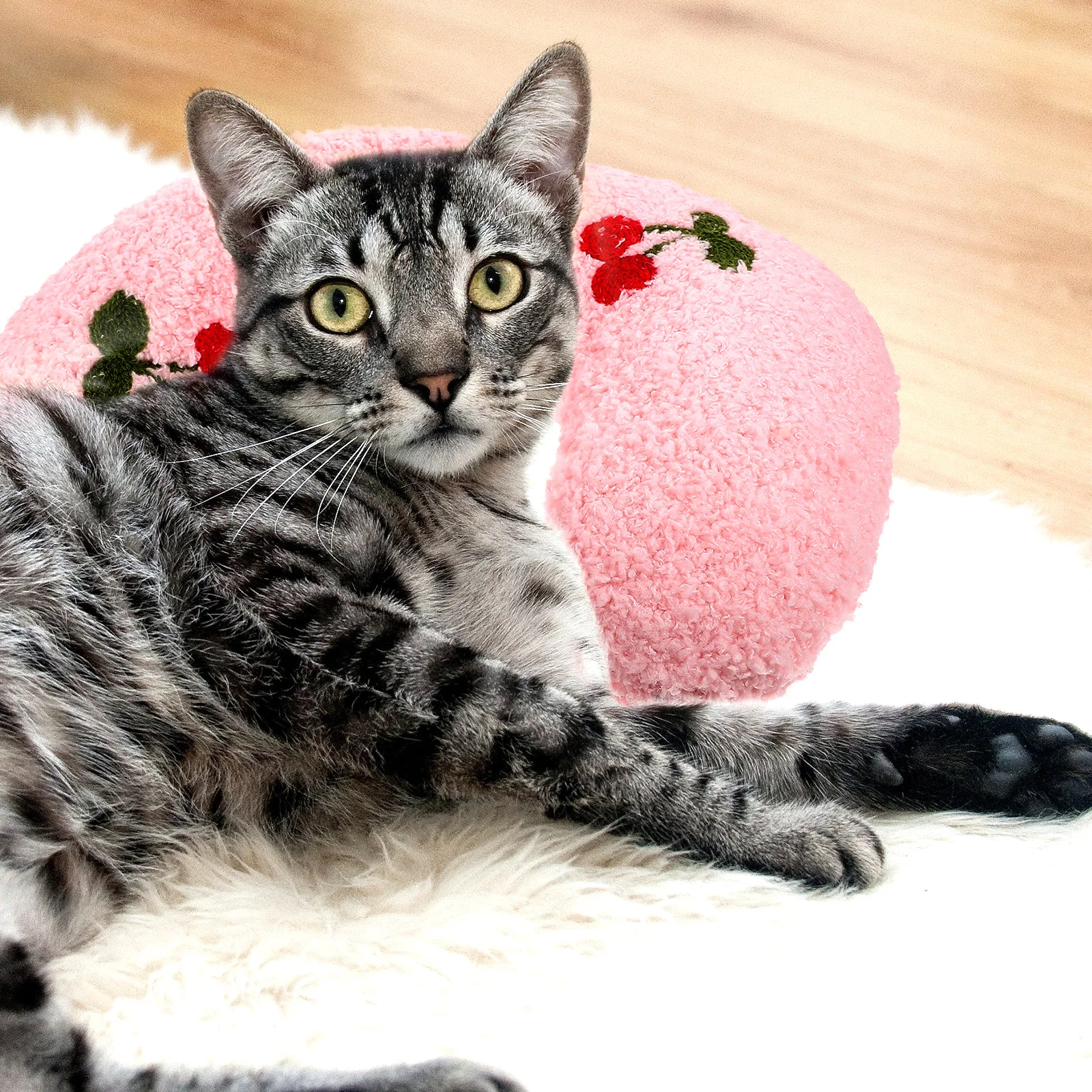 

U Shaped for Cats Dogs Soft Kitten Neck Support Pink Small Portable Bed Comfortable Material Deep Sleep Cushion