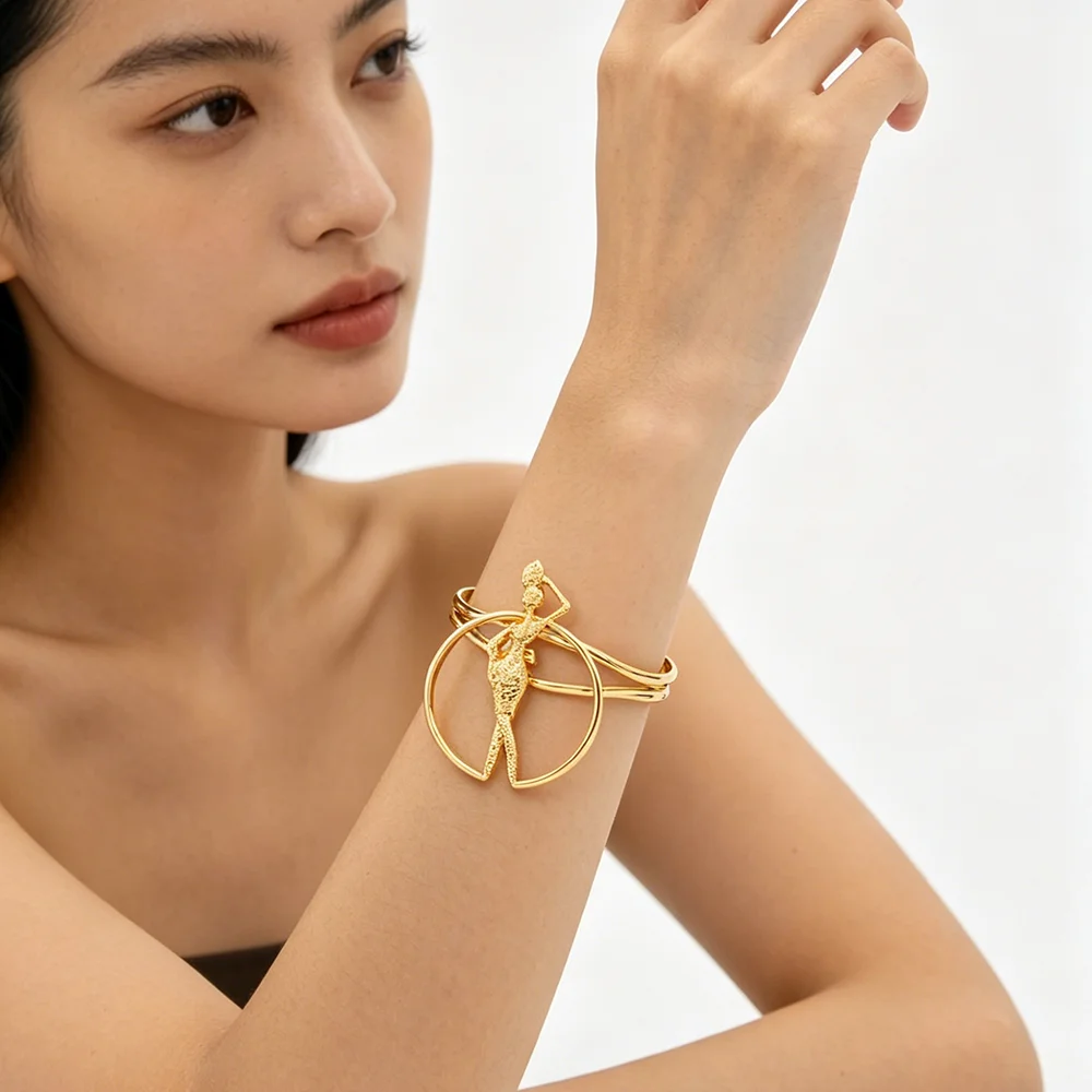 Afrikanisches Goldschmuck-Set 18K Vergoldete Halskette und Ohrringe Armreif Ring Set für Frauen Klassisches Design Clip-Schmuck – Detail 9